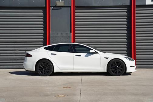 2023 Tesla Model S Plaid