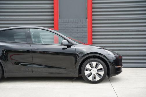 Black 2023 Tesla Model Y Long Range