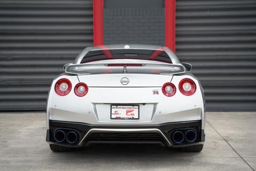 2023 Nissan GT-R Premium