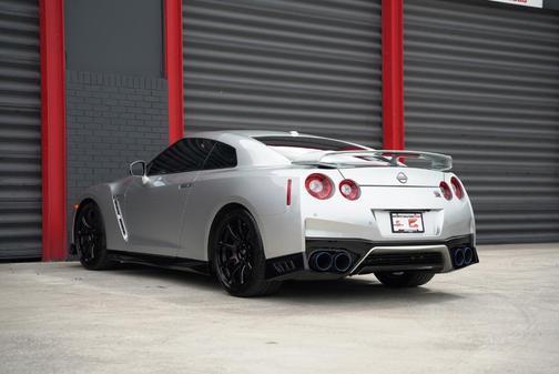 2023 Nissan GT-R Premium
