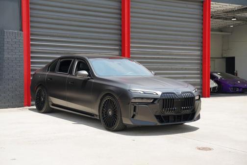Black Sapphire Metallic 2023 BMW 740 i