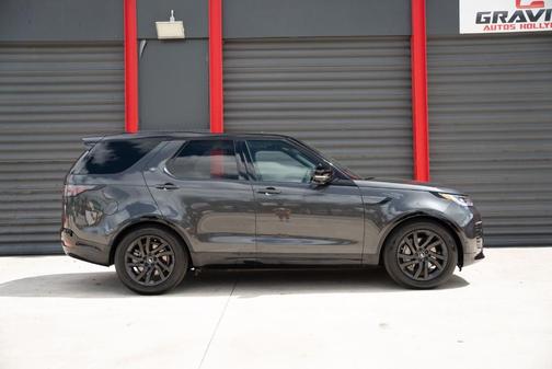 2023 Land Rover Discovery P300 S R-Dynamic