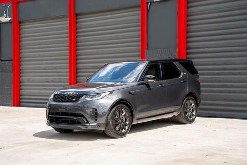 2023 Land Rover Discovery P300 S R-Dynamic