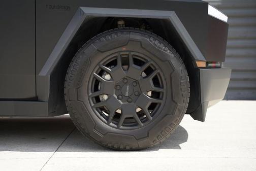 2024 Tesla Cybertruck Base