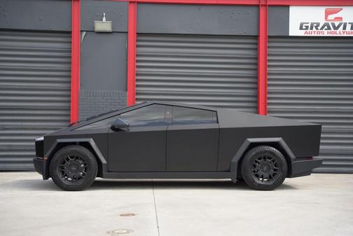 2024 Tesla Cybertruck Base