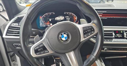 Mineral White Metallic 2022 BMW X5 sDrive40i