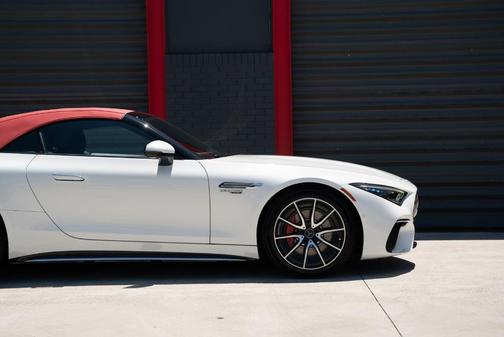 MANUFAKTUR Moonlight White Metallic 2023 Mercedes-Benz AMG SL 55 Base