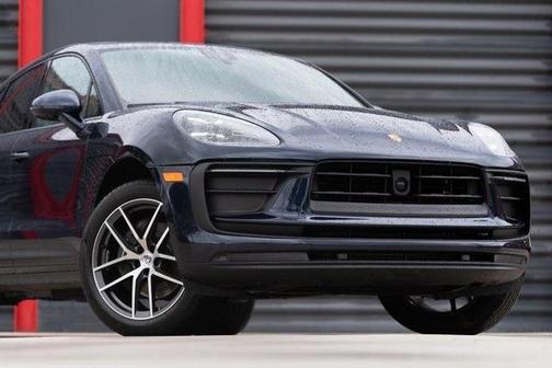 2022 Porsche Macan Base