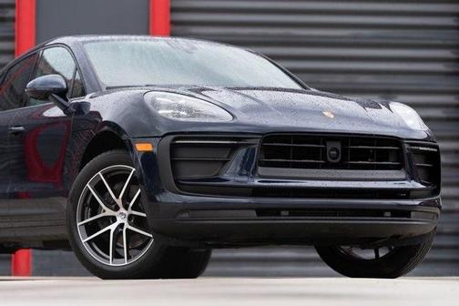 2022 Porsche Macan Base