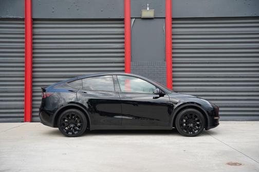 Black 2023 Tesla Model Y Long Range