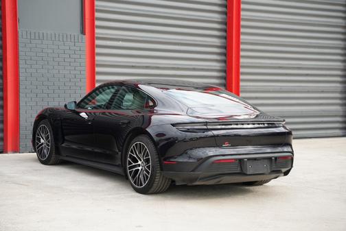 2022 Porsche Taycan Base