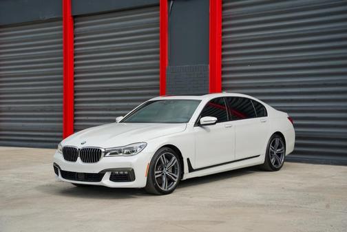 2019 BMW 750 i
