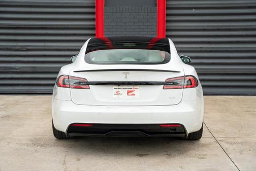 2022 Tesla Model S Plaid