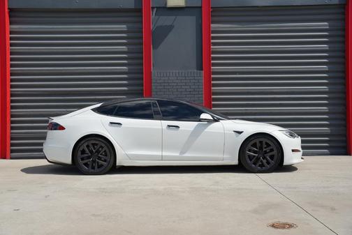 2022 Tesla Model S Plaid