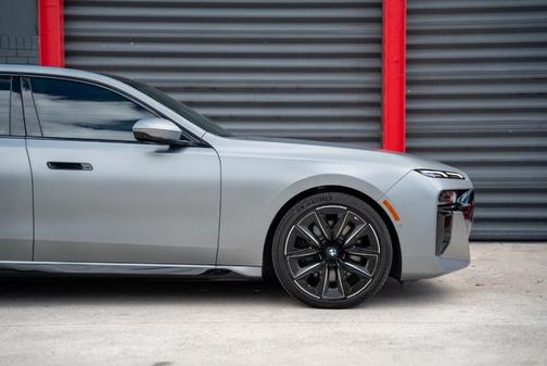 2023 BMW 760 760i xDrive