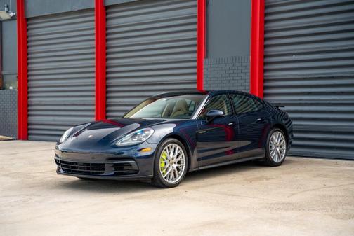 2020 Porsche Panamera 