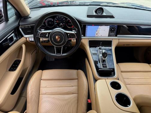 2020 Porsche Panamera 
