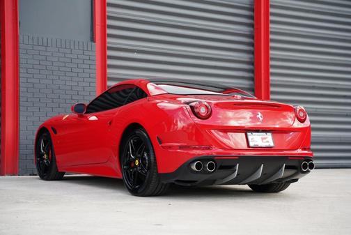 2016 Ferrari California T