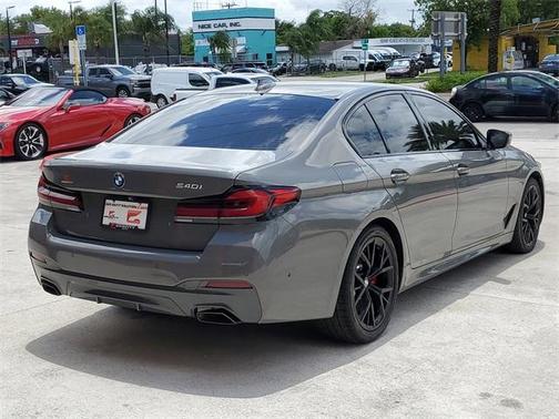 2022 BMW 540 i
