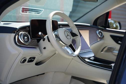 2023 Mercedes-Benz EQE 500 Base 4MATIC