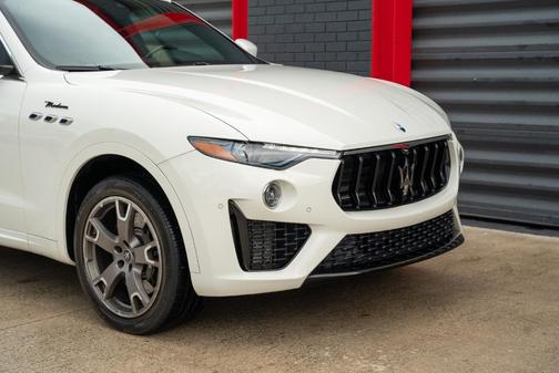 2023 Maserati Levante Modena