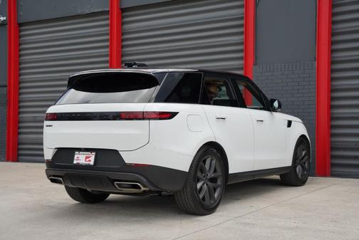 Fuji White 2024 Land Rover Range Rover Sport SE