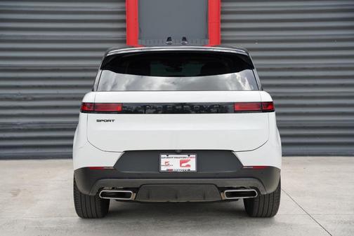 Fuji White 2024 Land Rover Range Rover Sport SE