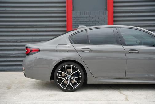 Bernina Gray Amber Effect Metallic 2022 BMW 530 i xDrive