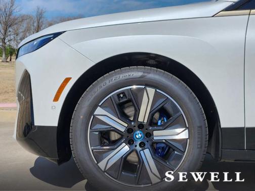 2025 BMW iX xDrive50