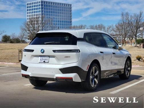 2025 BMW iX xDrive50