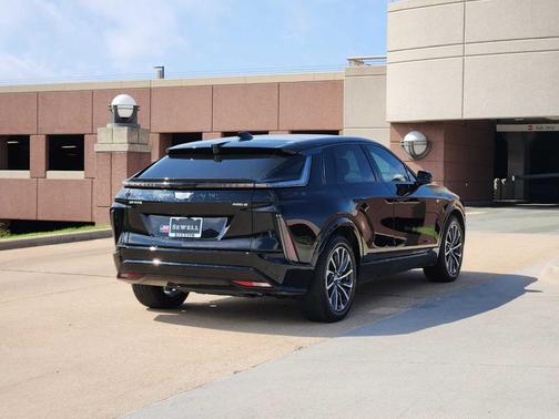 2024 Cadillac LYRIQ Sport
