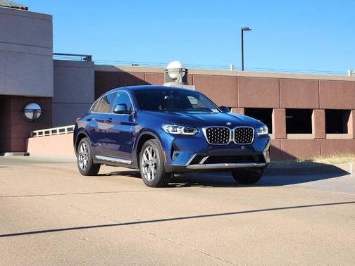 2025 BMW X4 xDrive30i