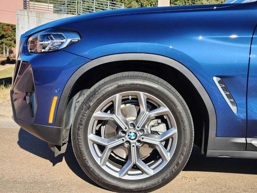 2025 BMW X4 xDrive30i