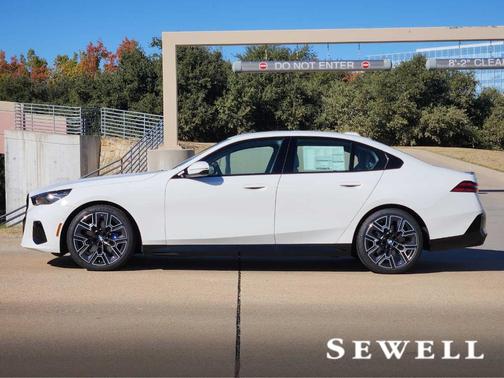 2026 BMW 540 i xDrive