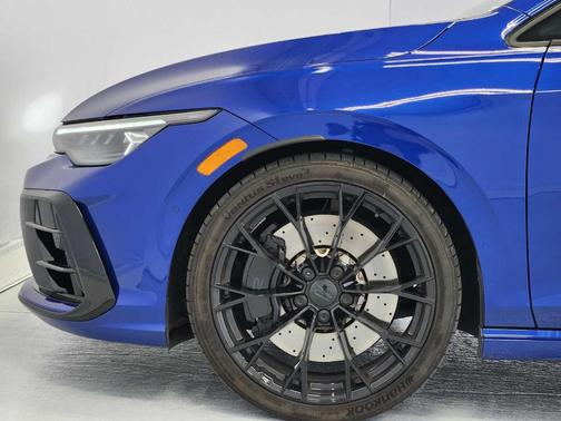Lapiz Blue Metallic 2025 Volkswagen Golf R 2.0T Black Edition