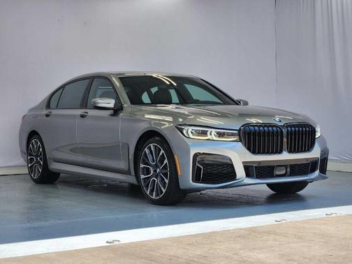 Donington Gray Metallic 2022 BMW 740 i