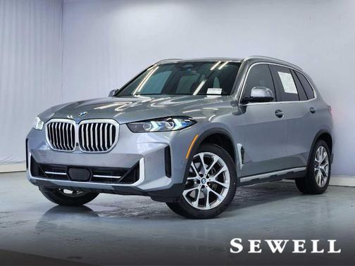 Gray Metallic 2024 BMW X5 sDrive40i
