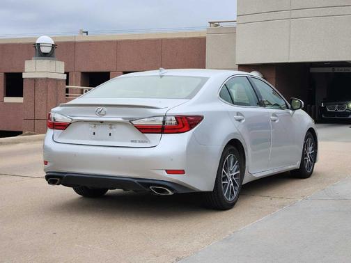 2017 Lexus ES 350 Base