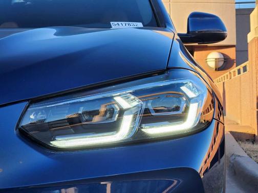 2025 BMW X4 xDrive30i