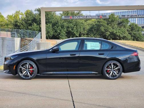 Black Sapphire Metallic 2027 BMW 530 i