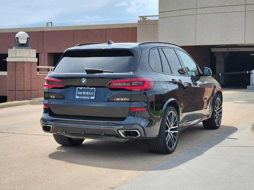 Black Sapphire Metallic 2023 BMW X5 M50i