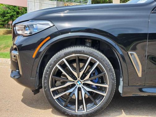 Black Sapphire Metallic 2023 BMW X5 M50i