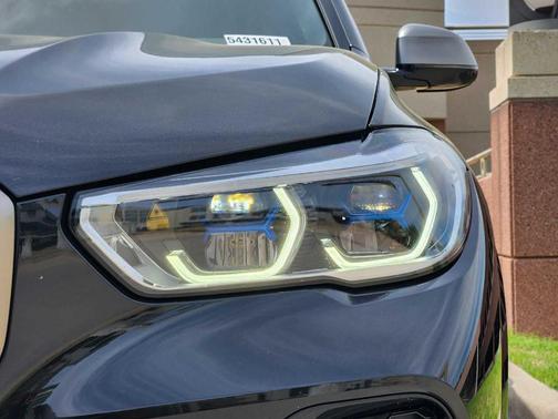 Black Sapphire Metallic 2023 BMW X5 M50i