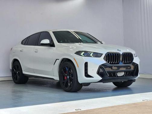 Mineral White Metallic 2025 BMW X6 xDrive40i