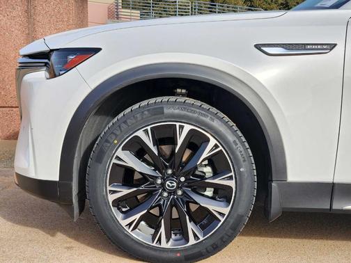 2024 Mazda CX-90 PHEV Premium Plus