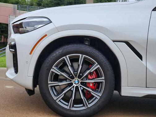 2023 BMW X6 xDrive40i
