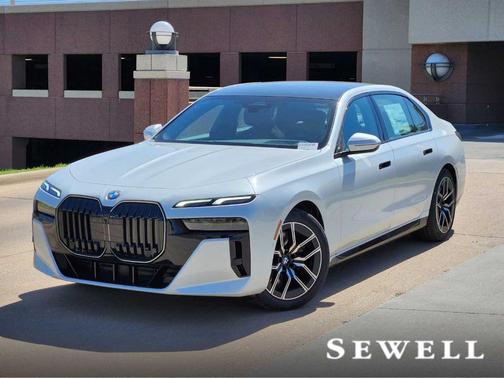 Mineral White Metallic 2025 BMW 740 i xDrive