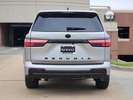 2024 Toyota Sequoia Platinum