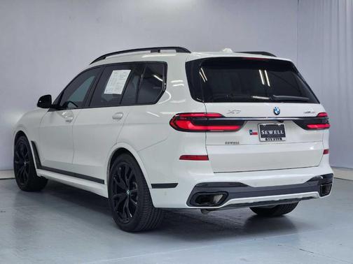 Alpine White 2024 BMW X7 xDrive40i