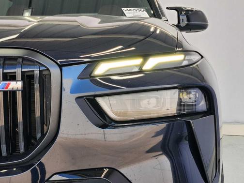 Carbon Black Metallic 2024 BMW X7 M60i